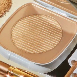 Colourpop Pressed Illuminator Champaign Bubbles